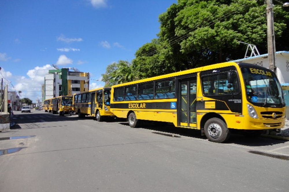 Transporte escolar pagará indenização por deixar criança em escola errada.